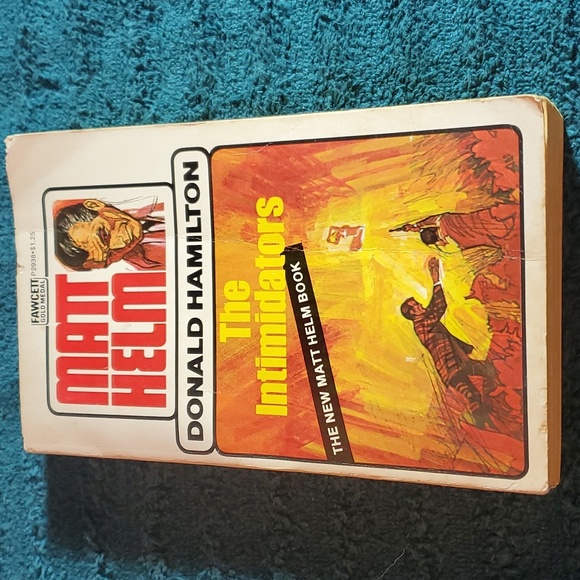 The intimidators book - Picture 1 of 4